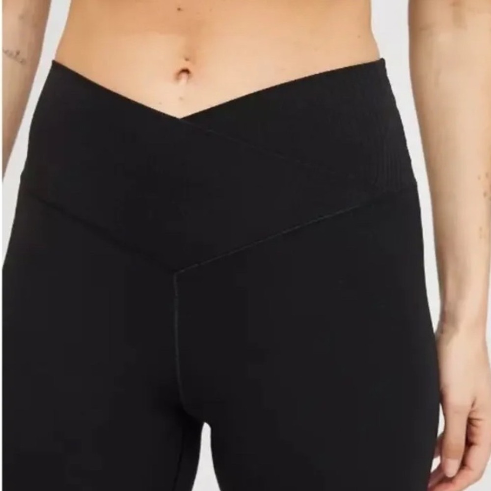 OFFLINE by Aerie Real Me Super Flare Legging Black Crossover XL - Picture 4 of 10